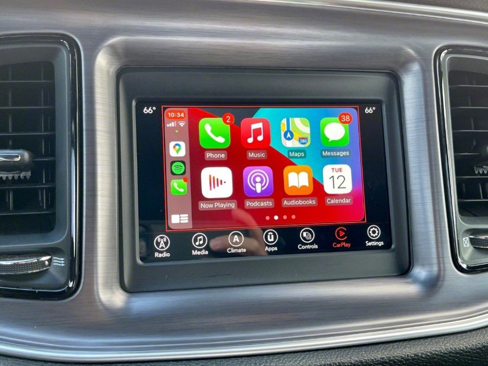 Infotainment Challenger UConnect 4 UAG 7-Inch Display with Apple ...